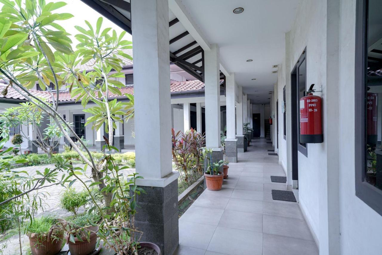 Reddoorz @ Avros Guest House Medan Exterior foto