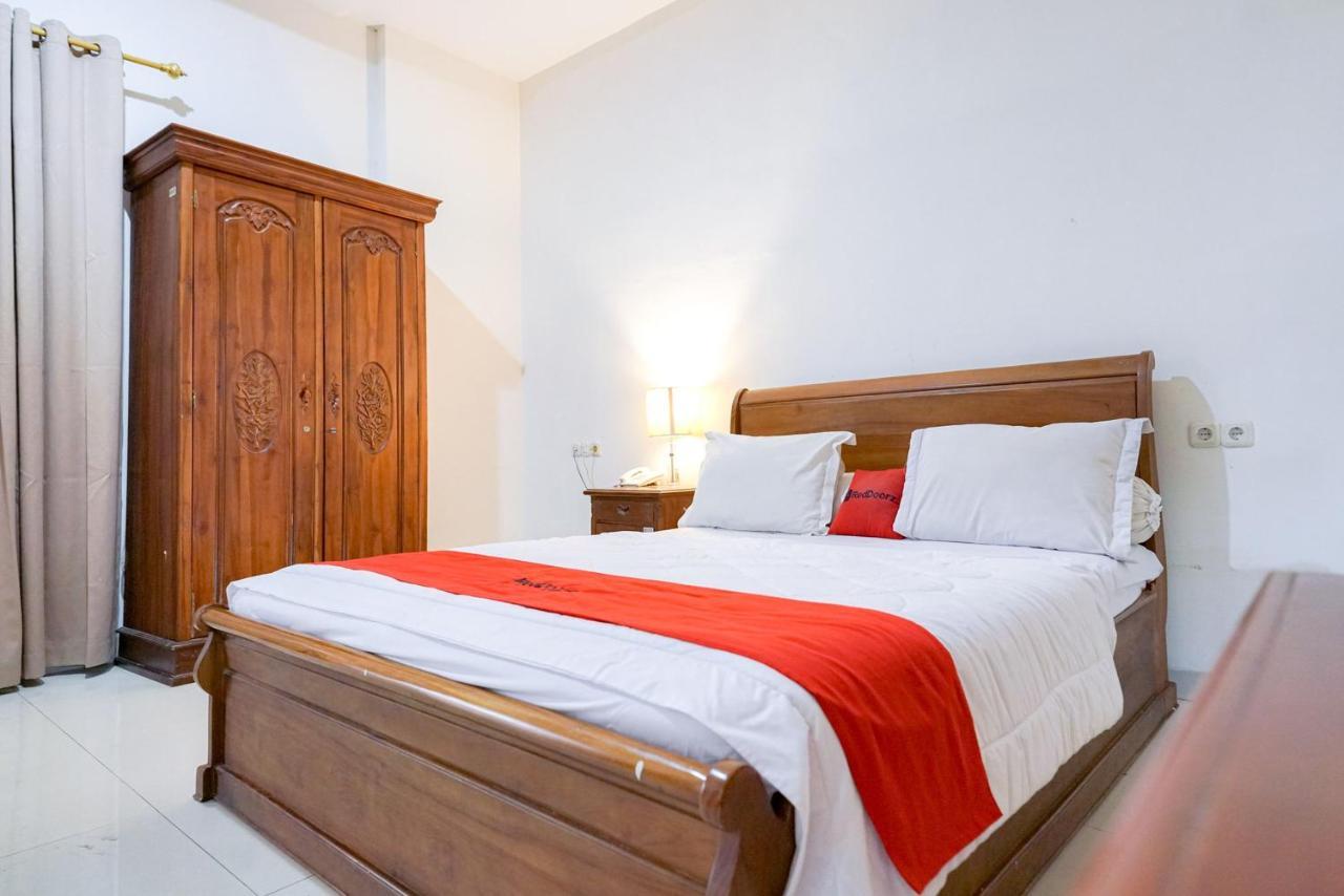 Reddoorz @ Avros Guest House Medan Exterior foto